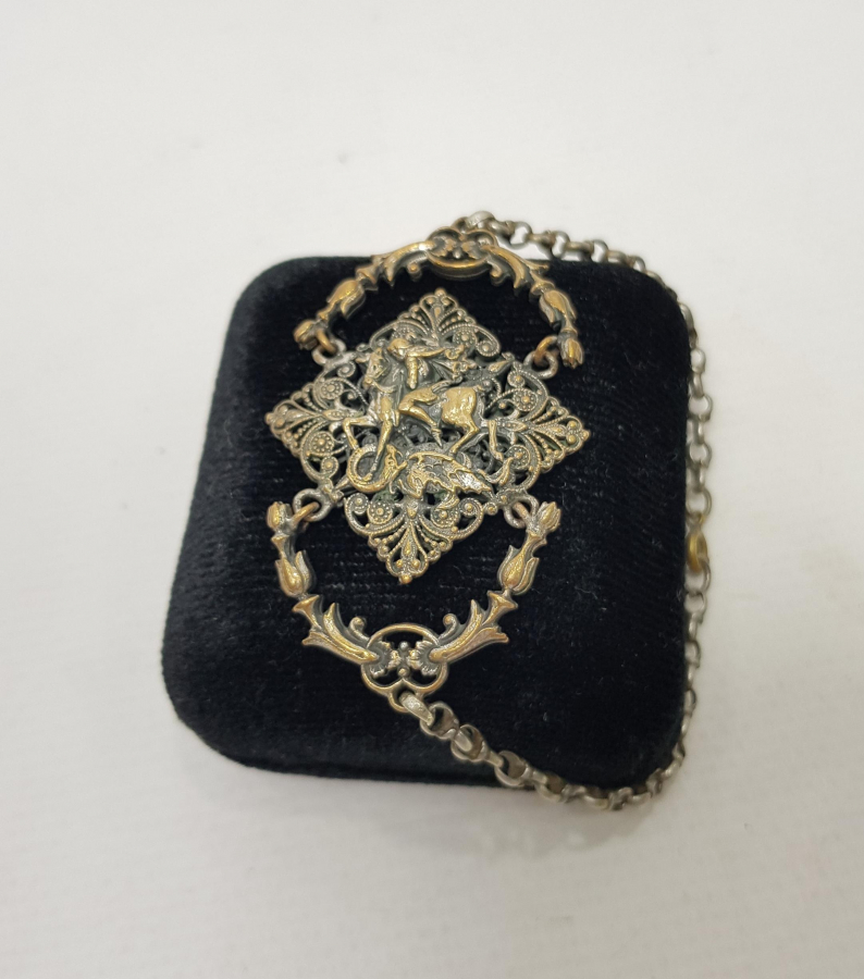 1900'LERDEN AZİZ NİKOLA TEMALI BİLEKLİK 