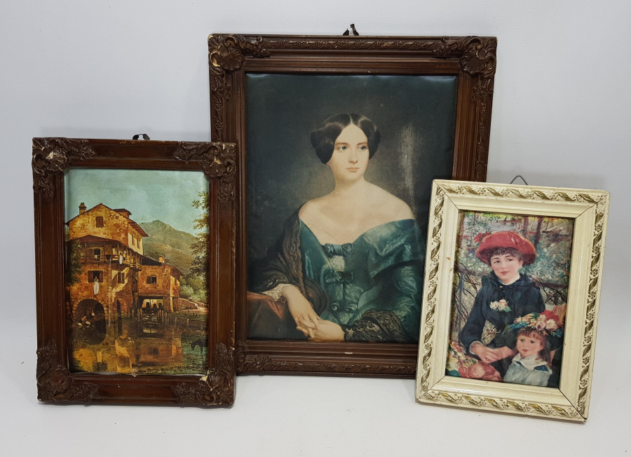 ÇERÇEVESİNDE ÜÇ ADET İPEK RESİM 