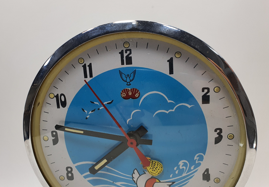 ÇİL KONDİSYONDA NOSTALJİK ESKİ ÇİN ÖRDEKLİ SAAT