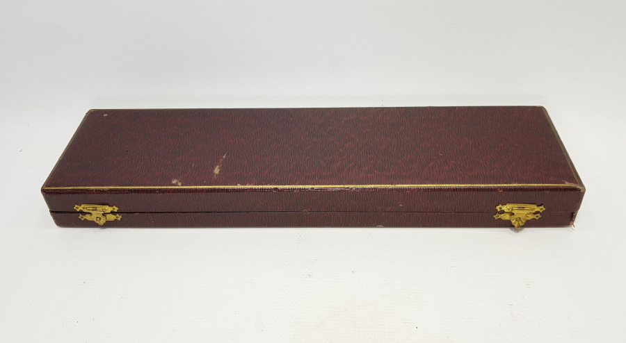 KUTUSUNDA GÜMÜŞ KEPÇE 