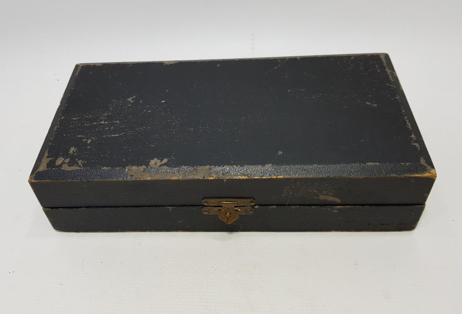 KUTUSUNDA KALEM İŞİ BALIK DESENLİ ÇATAL TAKIMI 