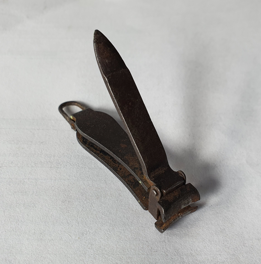OSMANLI DÖNEMİ EL DÖVME DEMİRDEN MAMUL İLKEL TIRNAK MAKASI