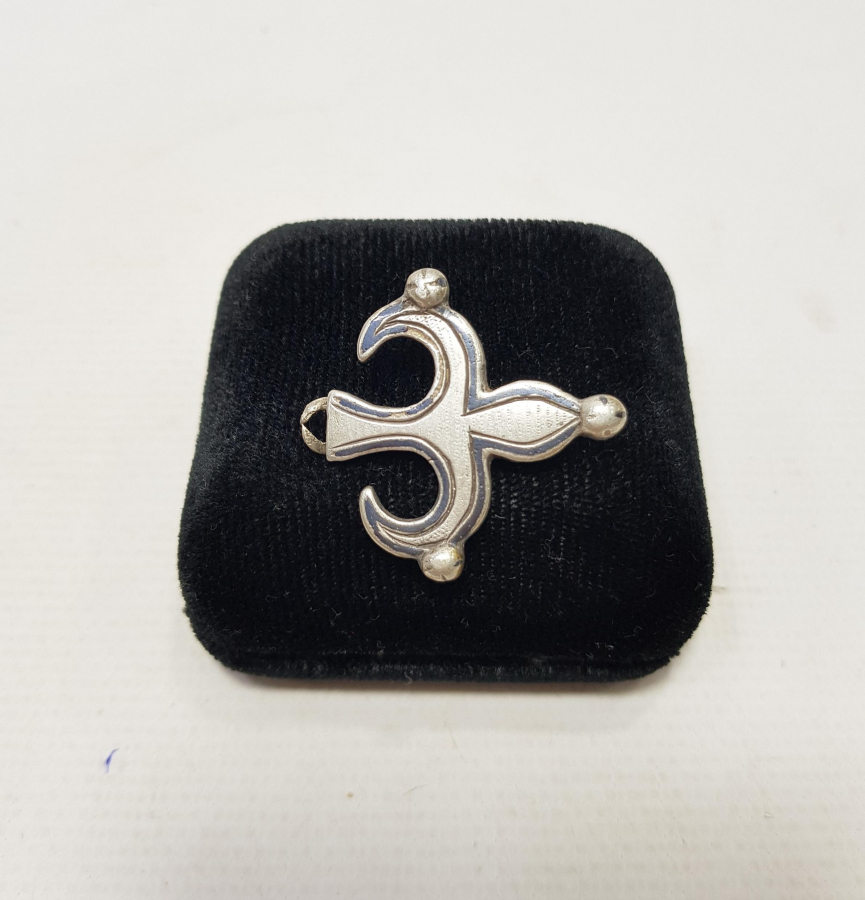 OSMANLI DÖNEMİ TUĞ FORMLU GÜMÜŞ KOLYE UCU 