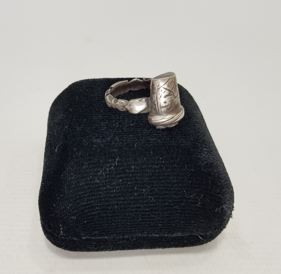 OSMANLI DÖNEMİ ÜZERİNDE MEVLANA YAZILI SİKKE FORMLU GÜMÜŞ YÜZÜK