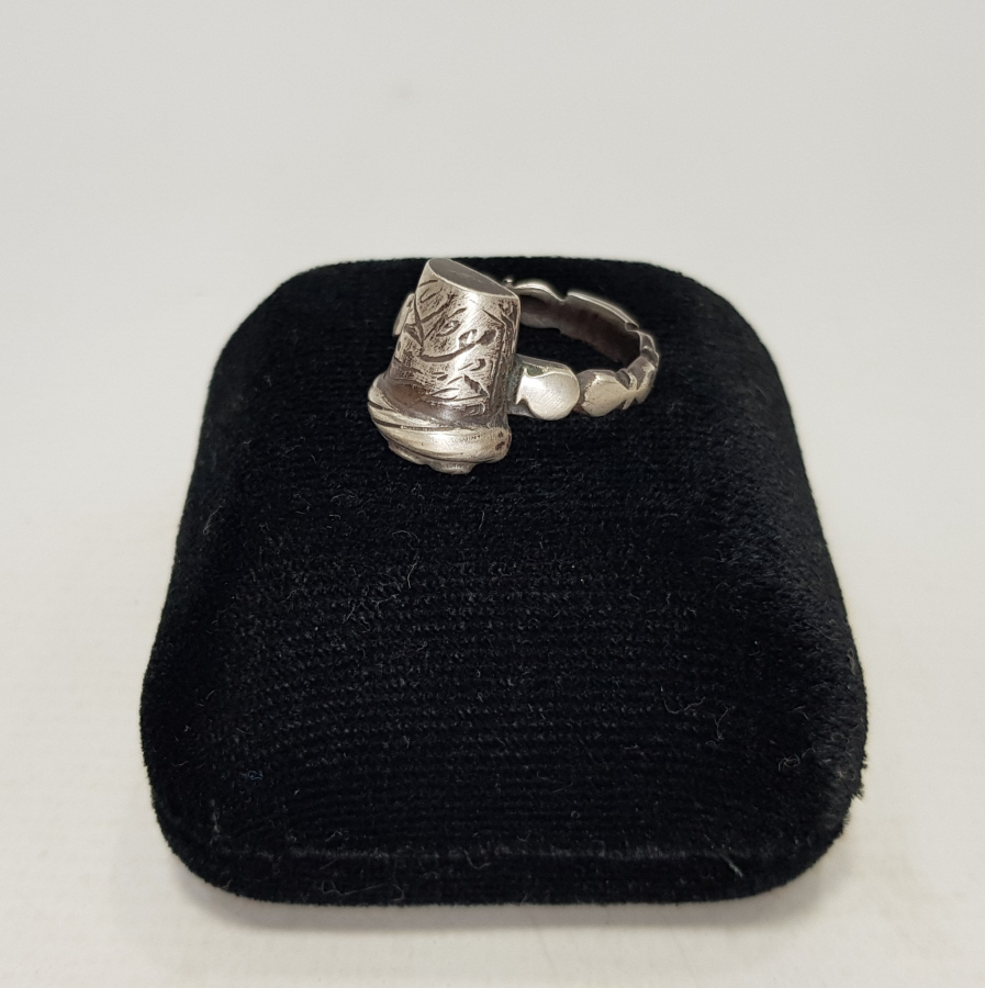 OSMANLI DÖNEMİ ÜZERİNDE MEVLANA YAZILI SİKKE FORMLU GÜMÜŞ YÜZÜK