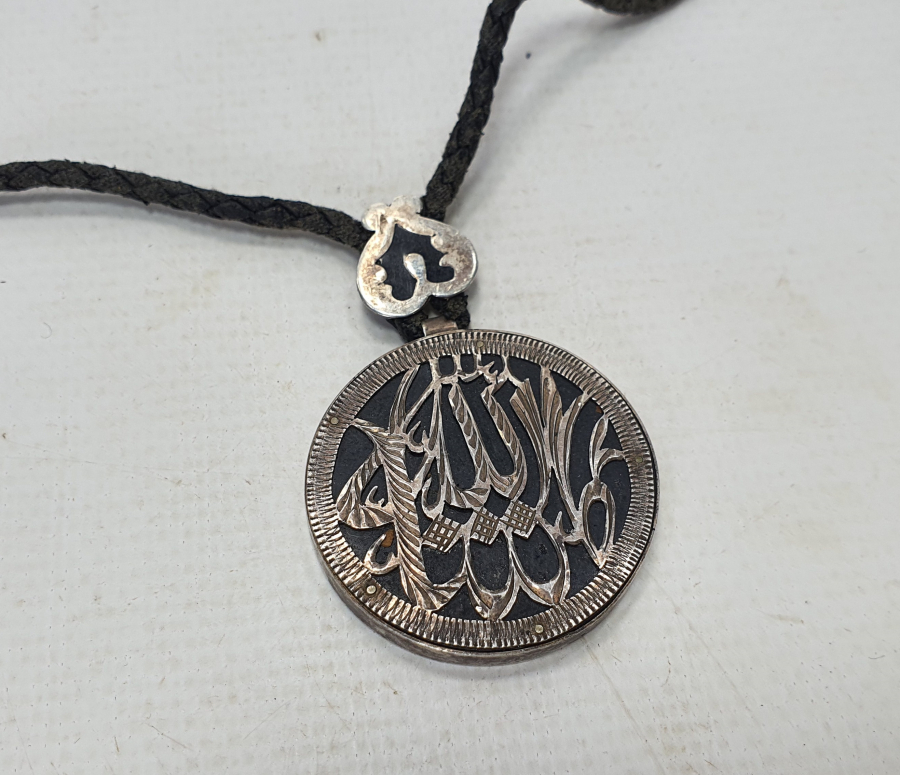 ÜZERİ MAŞALLAH YAZILI OLTU İŞİ ÖZEL YAPIM GÜMÜŞ KOLYE