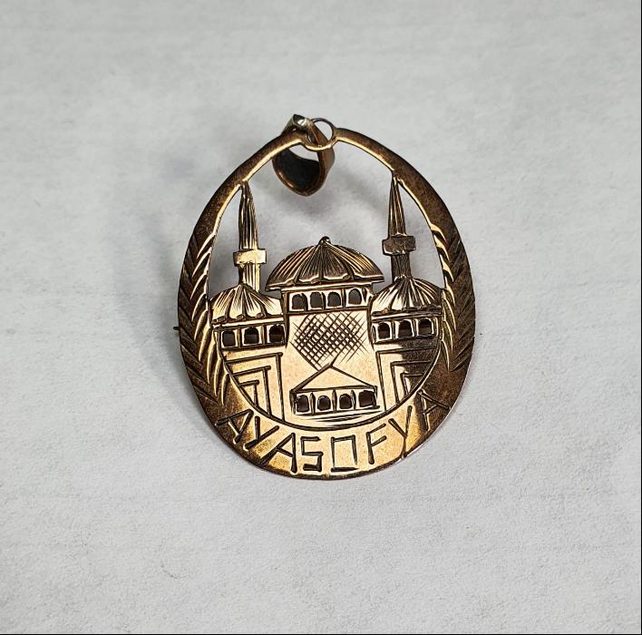 ÜZERİNDE AYASOFYA CAMİİ BULUNAN ALTIN KOLYE BROŞ