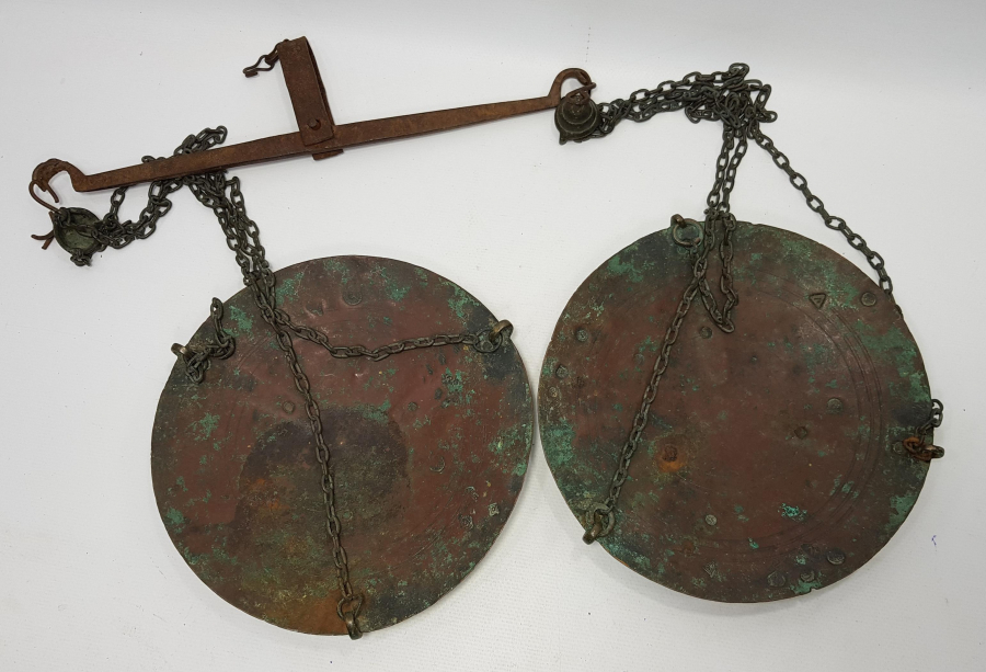 ÜZERİNDE OSMANLICA DAMGALAR BULUNAN TERAZİ