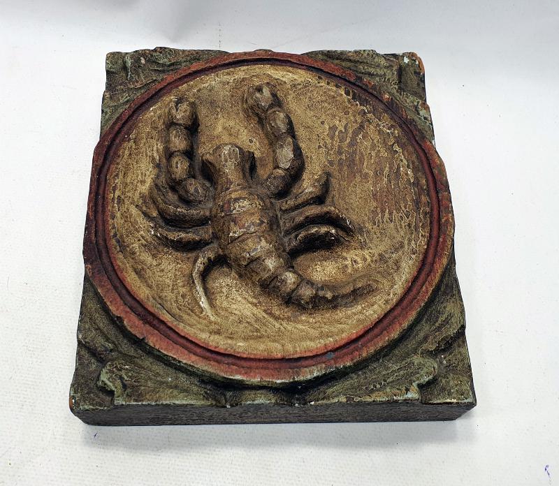 OSMANLI DÖNEMİ EL OYMA KABARTMA İŞÇİLİKLİ AKREP FİGÜRÜ