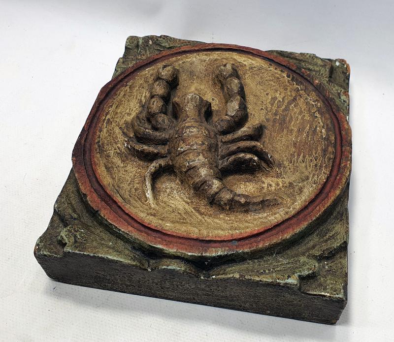 OSMANLI DÖNEMİ EL OYMA KABARTMA İŞÇİLİKLİ AKREP FİGÜRÜ