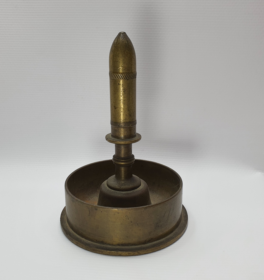 1927 TARİHLİ TOP MERMİSİNDEN YAPILMIŞ MASA ÜSTÜ ÇAKMAĞI