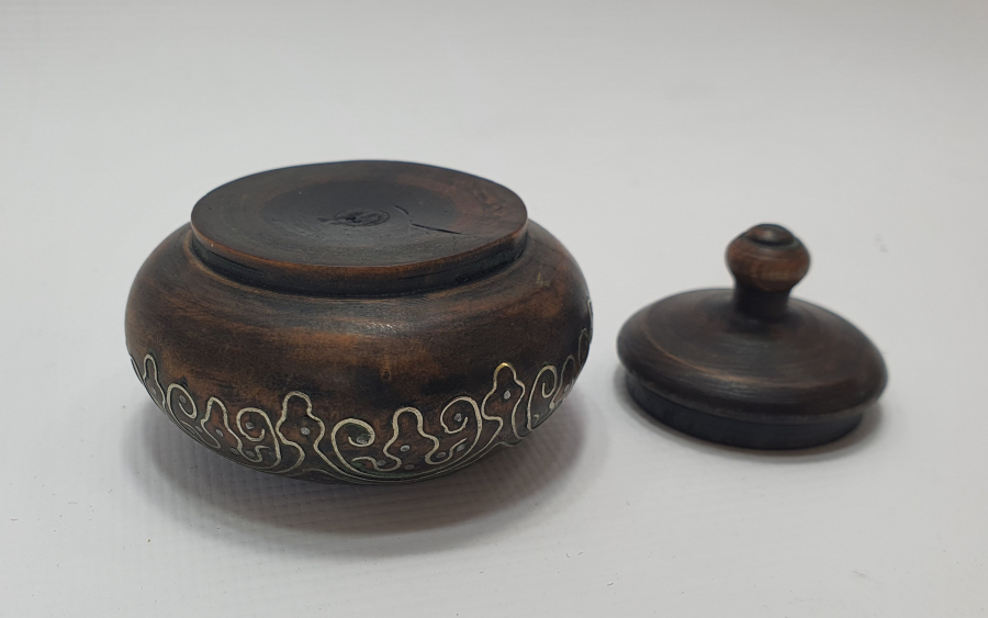 OSMANLI DÖNEMİ AHŞAP ÜZERİ GÜMÜŞ ÇAKMA AFYON İŞİ KAPAKLI HOKKA