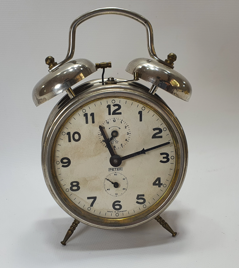 PETER MARKA ALMAN MALI MASA SAATİ