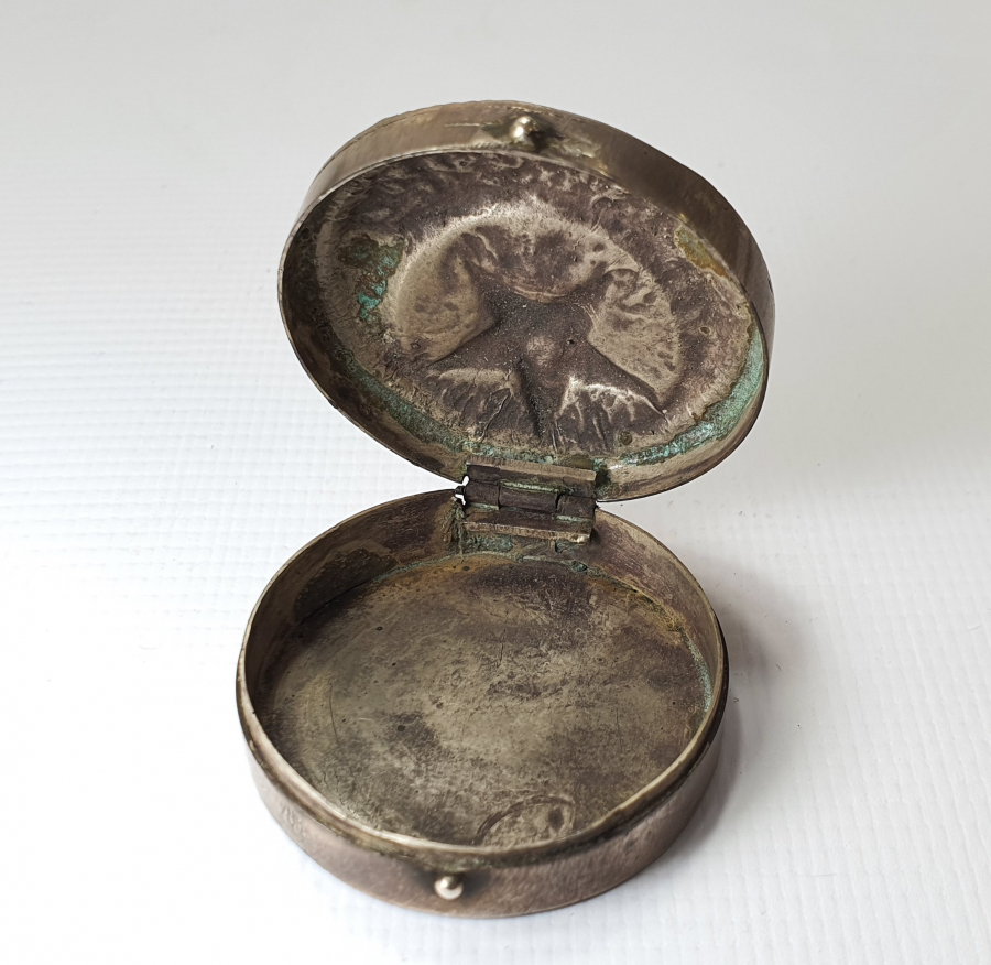 ÜZERİ OSMANLICA YAZILI ENFİYE KUTUSU