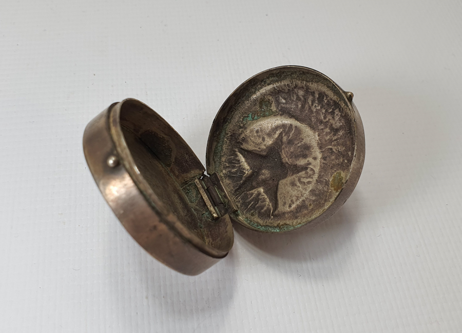 ÜZERİ OSMANLICA YAZILI ENFİYE KUTUSU