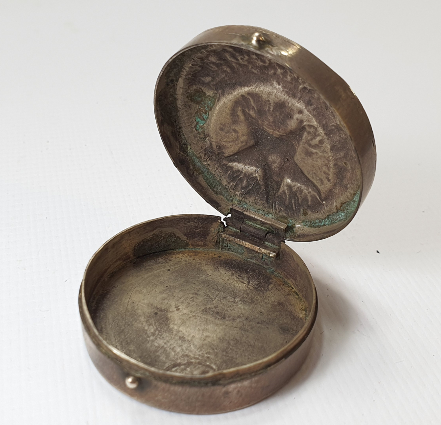 ÜZERİ OSMANLICA YAZILI ENFİYE KUTUSU