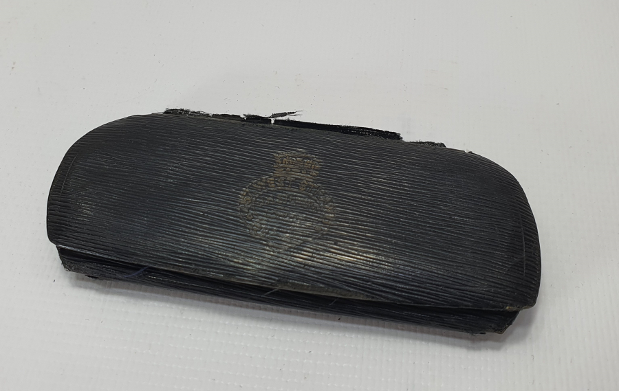 1900 BAŞLARI ALTIN KAPLAMA KUTUSUNDA GÖZLÜK