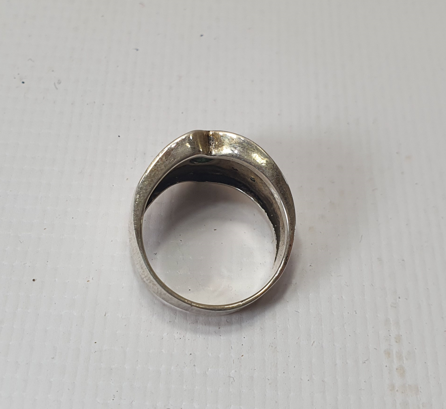 ELMAS TAŞLI ZİHGİR FORMUNDA GÜMÜŞ YÜZÜK