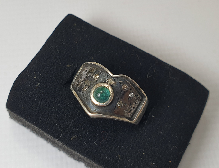 ELMAS TAŞLI ZİHGİR FORMUNDA GÜMÜŞ YÜZÜK