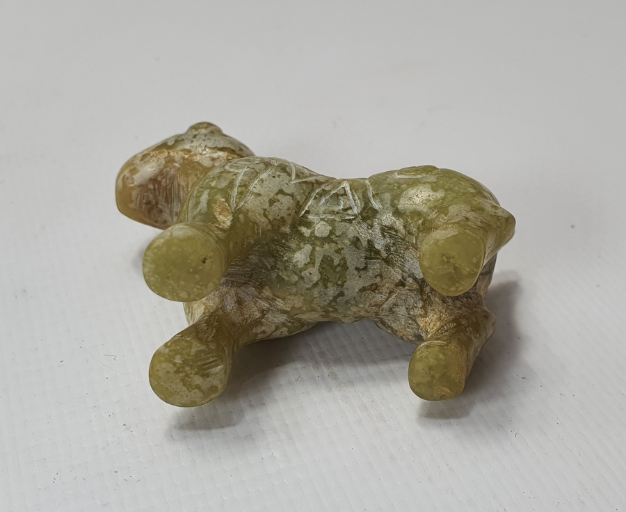 JADE TAŞINDAN EL YAPIMI HAYVAN FİGÜRLÜ KOLYE