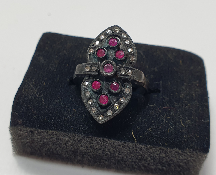 ÖZEL YAPIM ELMAS VE YAKUT TAŞLI ANTİKA YÜZÜK