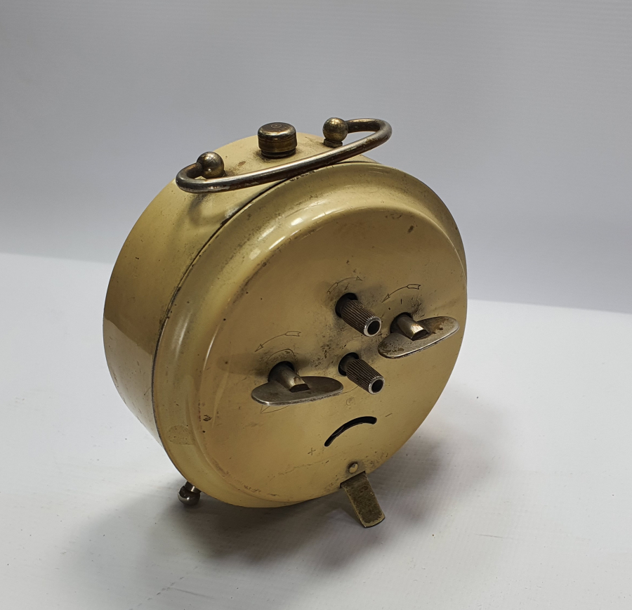 VEGLİA MARKA ANTİKA İTALYAN YAPIMI KURMALI MASA SAATİ