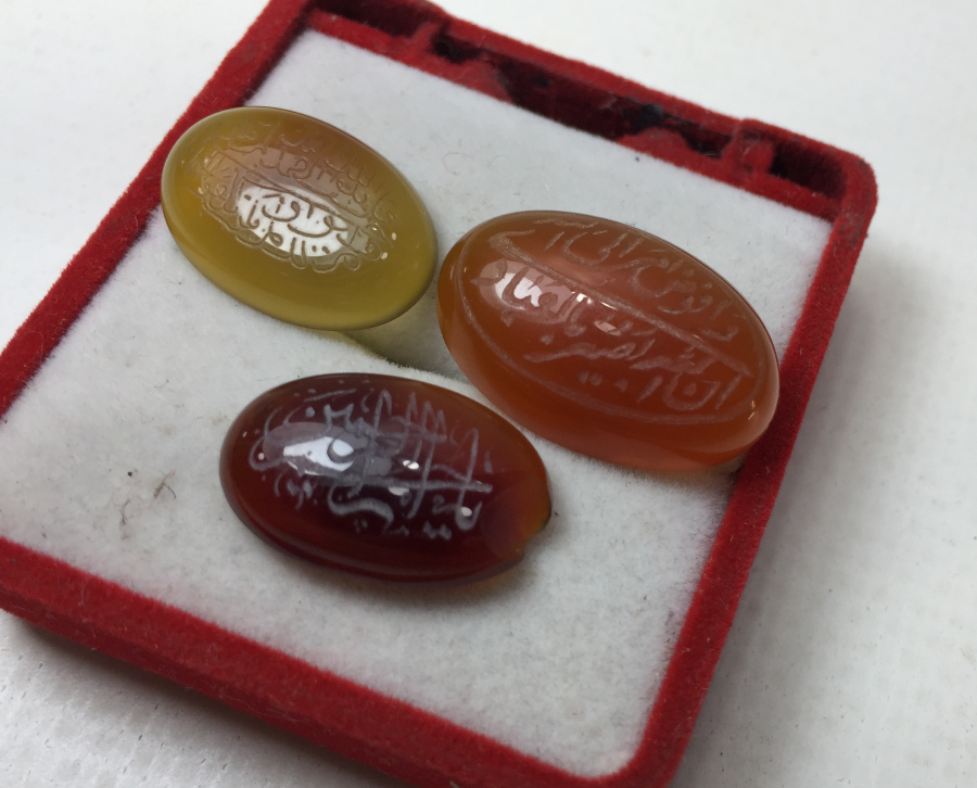 3 ADET EL KAZIMA AKİKTEN MAMUL YÜZÜK TAŞI