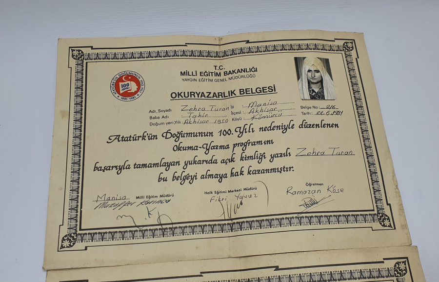 ATATÜRK'ÜN 100. DOĞUM YILINDA AÇILMIŞ OKUR YAZARLIK KURSU DİPLOMALARI
