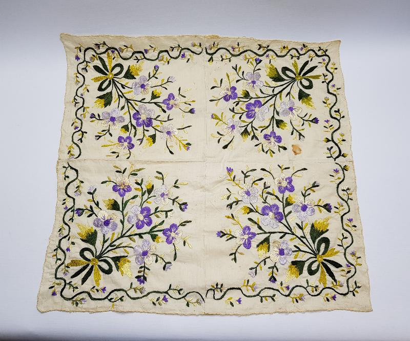 CUMHURİYET İLK DÖNEM HARİKA İŞLEMELİ ÇEVRE 