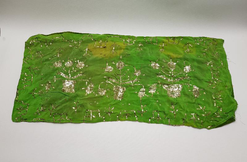 GÜMÜŞ TEL KIRMA İŞLEMELİ KOZAK İŞİ YAZSTIK YÜZÜ 