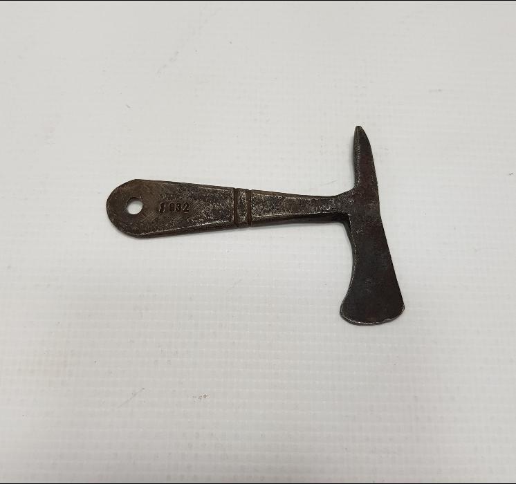 1932 TARİHLİ ÇEKİÇ FORMLU KAV ÇAKMAĞI 