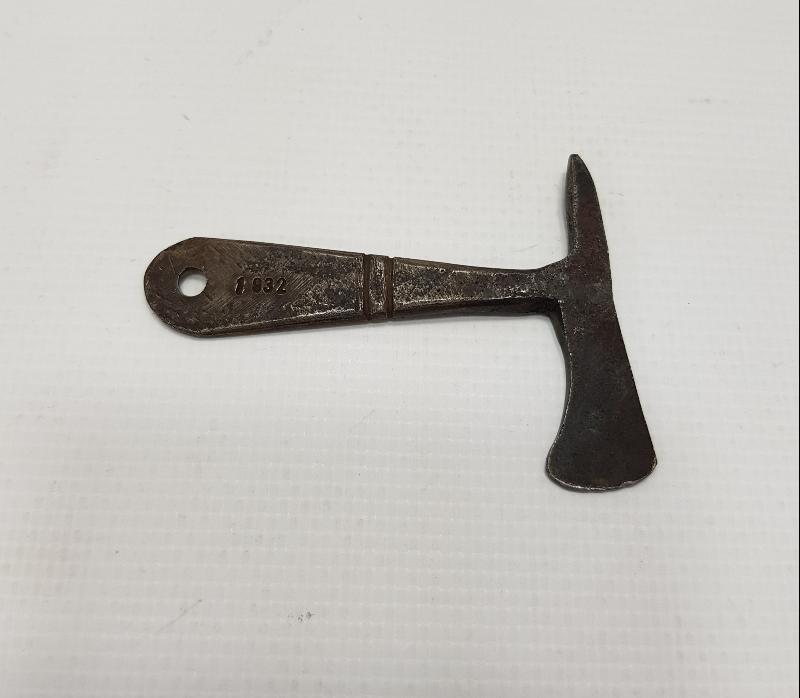 1932 TARİHLİ ÇEKİÇ FORMLU KAV ÇAKMAĞI 
