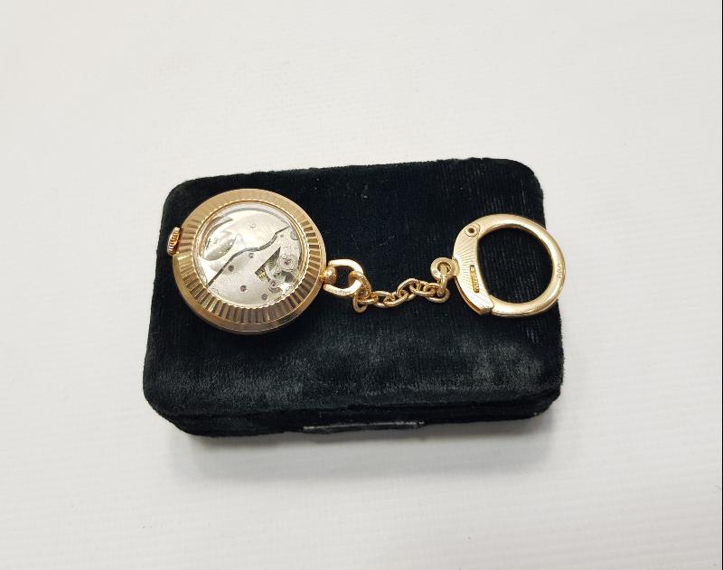 FARKLI FORMDA CEP SAATİ