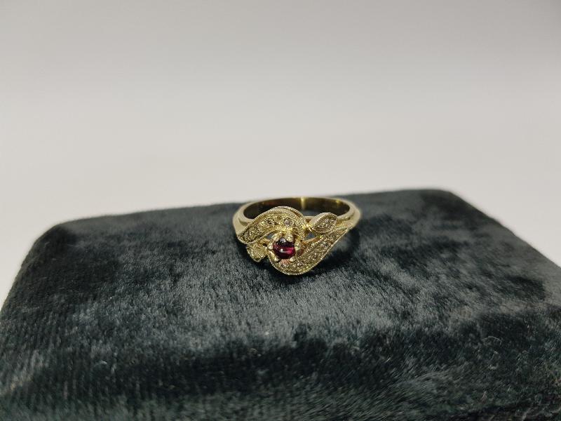 YAKUT TAŞLI PIRLANTA YÜZÜK