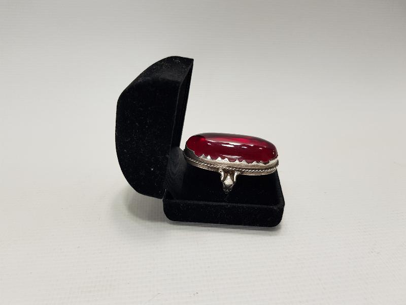 KALLAVİ BOY KÖK YAKUT TAŞLI GÜMÜŞ KADI YÜZÜĞÜ