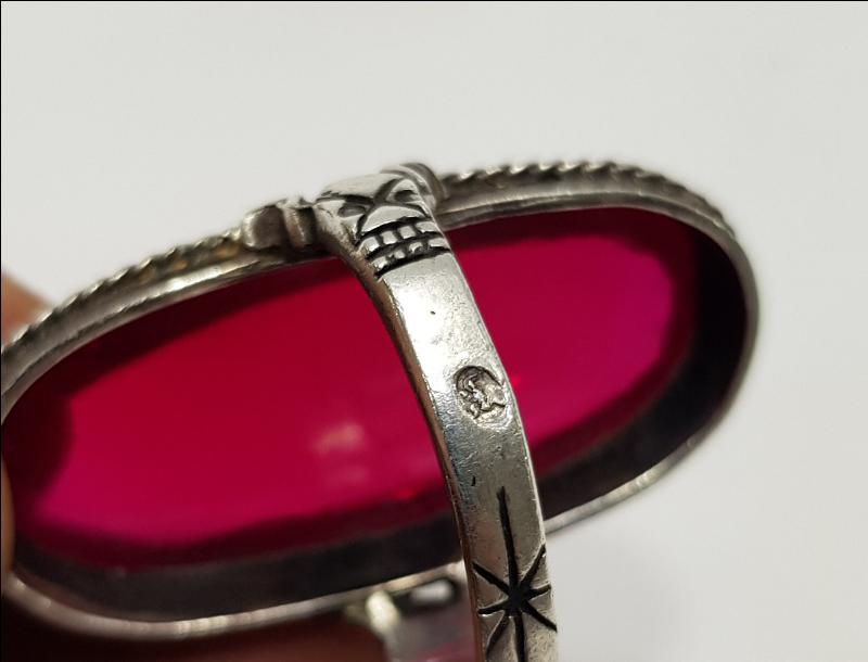 KALLAVİ BOY KÖK YAKUT TAŞLI GÜMÜŞ KADI YÜZÜĞÜ