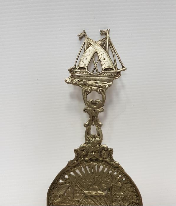 YELKENLİ VE DEĞİRMEN GÖRSELLİ GÜMÜŞ DUVAR KAŞIĞI 