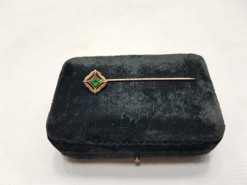 YEŞİM TAŞLI ALTIN KAPLAMA BROŞ