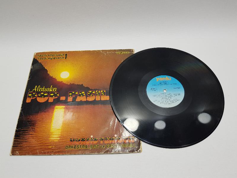 33 DEVİR LONGPLAY PLAK: ALATURKA POP FASIL HURŞİD YENİGÜN 