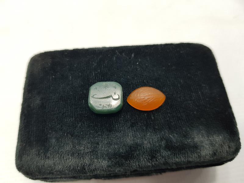 OSMANLICA YAZILI İKİ ADET YÜZÜK TAŞI 