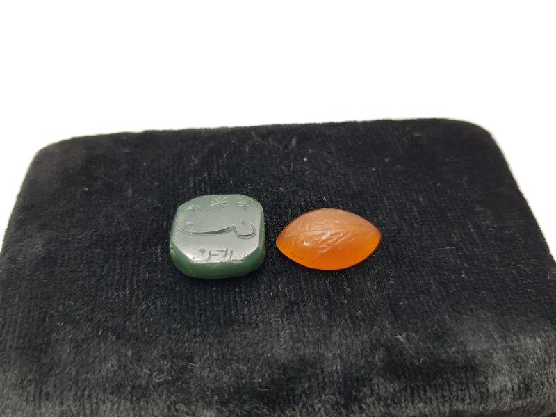 OSMANLICA YAZILI İKİ ADET YÜZÜK TAŞI 