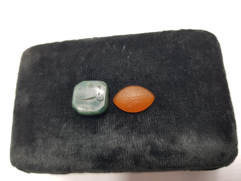 OSMANLICA YAZILI İKİ ADET YÜZÜK TAŞI 