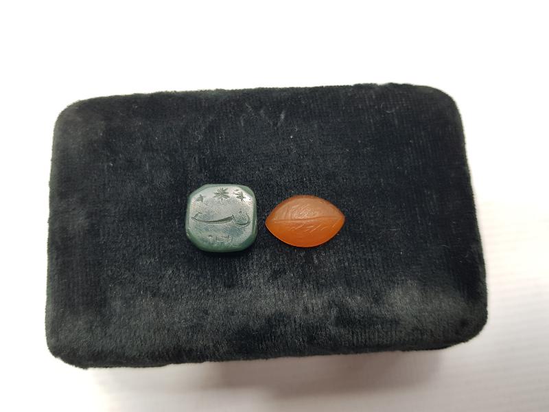 OSMANLICA YAZILI İKİ ADET YÜZÜK TAŞI 