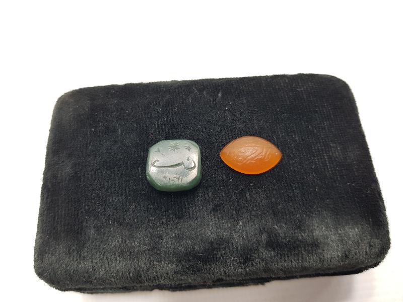 OSMANLICA YAZILI İKİ ADET YÜZÜK TAŞI 