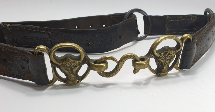 AVRUPA İŞİ BOGA VE YILANLI KASAP KEMERİ