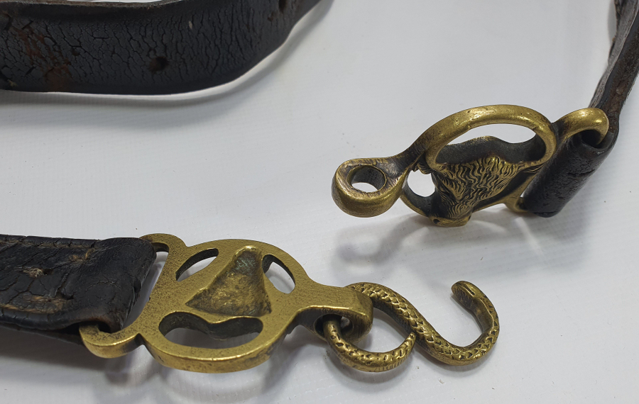 AVRUPA İŞİ BOGA VE YILANLI KASAP KEMERİ