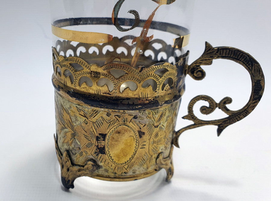 İÇİNDE BARDAĞI İLE BÜYÜK BOY GÜMÜŞ ISTAKA ZARFI