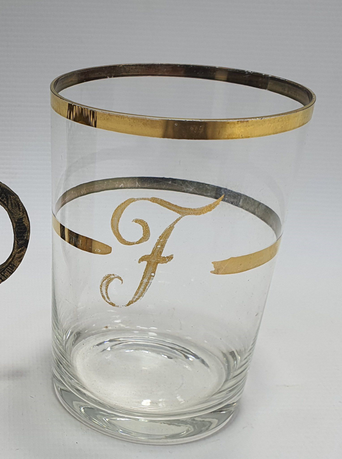 İÇİNDE BARDAĞI İLE BÜYÜK BOY GÜMÜŞ ISTAKA ZARFI