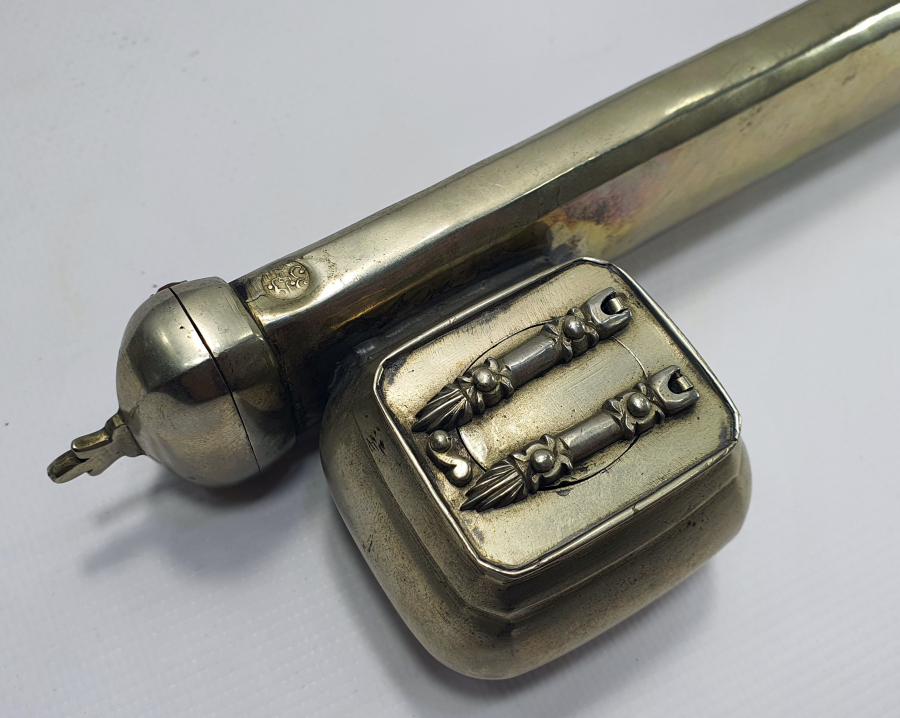 OSMANLI DÖNEMİ DÜŞÜK AYAR GÜMÜŞTEN MAMUL ÇİFT USTA DAMGALI DİVİTLİK