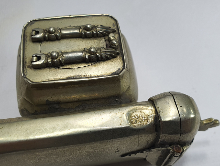 OSMANLI DÖNEMİ DÜŞÜK AYAR GÜMÜŞTEN MAMUL ÇİFT USTA DAMGALI DİVİTLİK